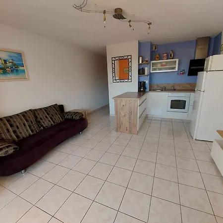 Lumineux 2 Pieces Avec Terrasse, A 50m De La Plage, 6 Couchages, 34300 Agde - Fr-1-423-177