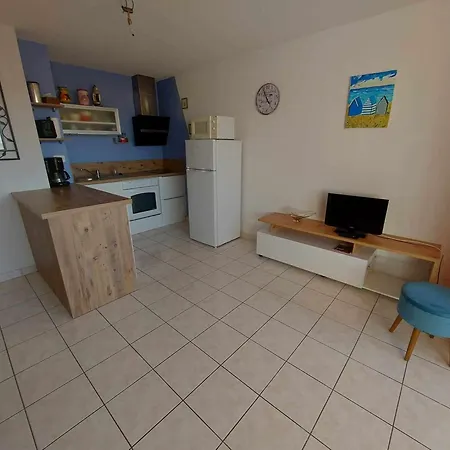 Lumineux 2 Pieces Avec Terrasse, A 50m De La Plage, 6 Couchages, 34300 Agde - Fr-1-423-177 *
