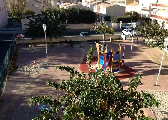 Lumineux 2 Pieces Avec Terrasse, A 50m De La Plage, 6 Couchages, 34300 Agde - Fr-1-423-177