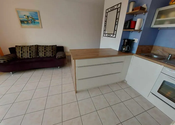 Lumineux 2 Pieces Avec Terrasse, A 50m De La Plage, 6 Couchages, 34300 Agde - Fr-1-423-177