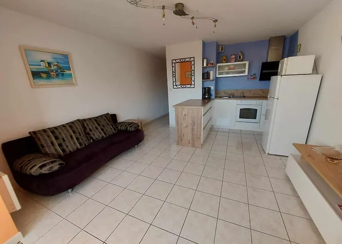 Lumineux 2 Pieces Avec Terrasse, A 50m De La Plage, 6 Couchages, 34300 Agde - Fr-1-423-177